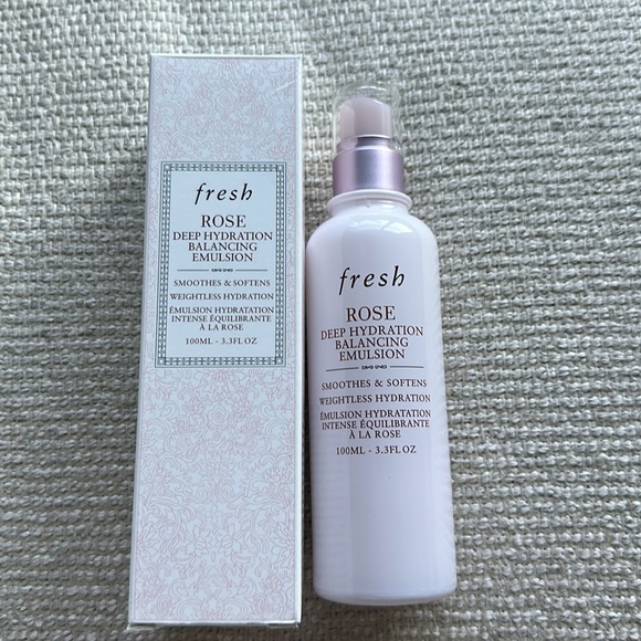 Fresh Rose Deep Hydration Balancing Emulsion - Picture 6 of 6